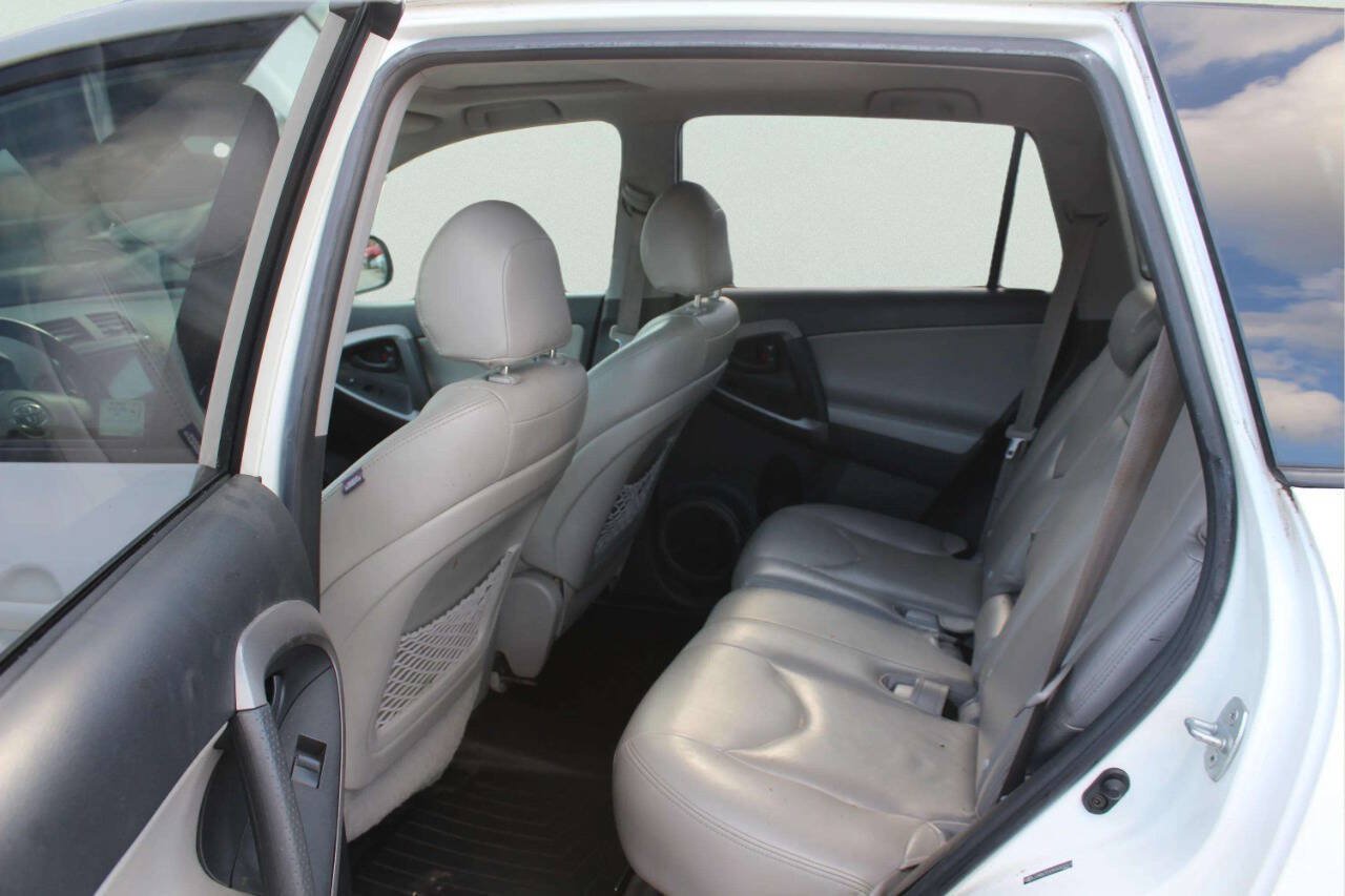 Used 2006 Toyota RAV4 Limited w/ Tow Prep Pkg AWD/4WD image 7