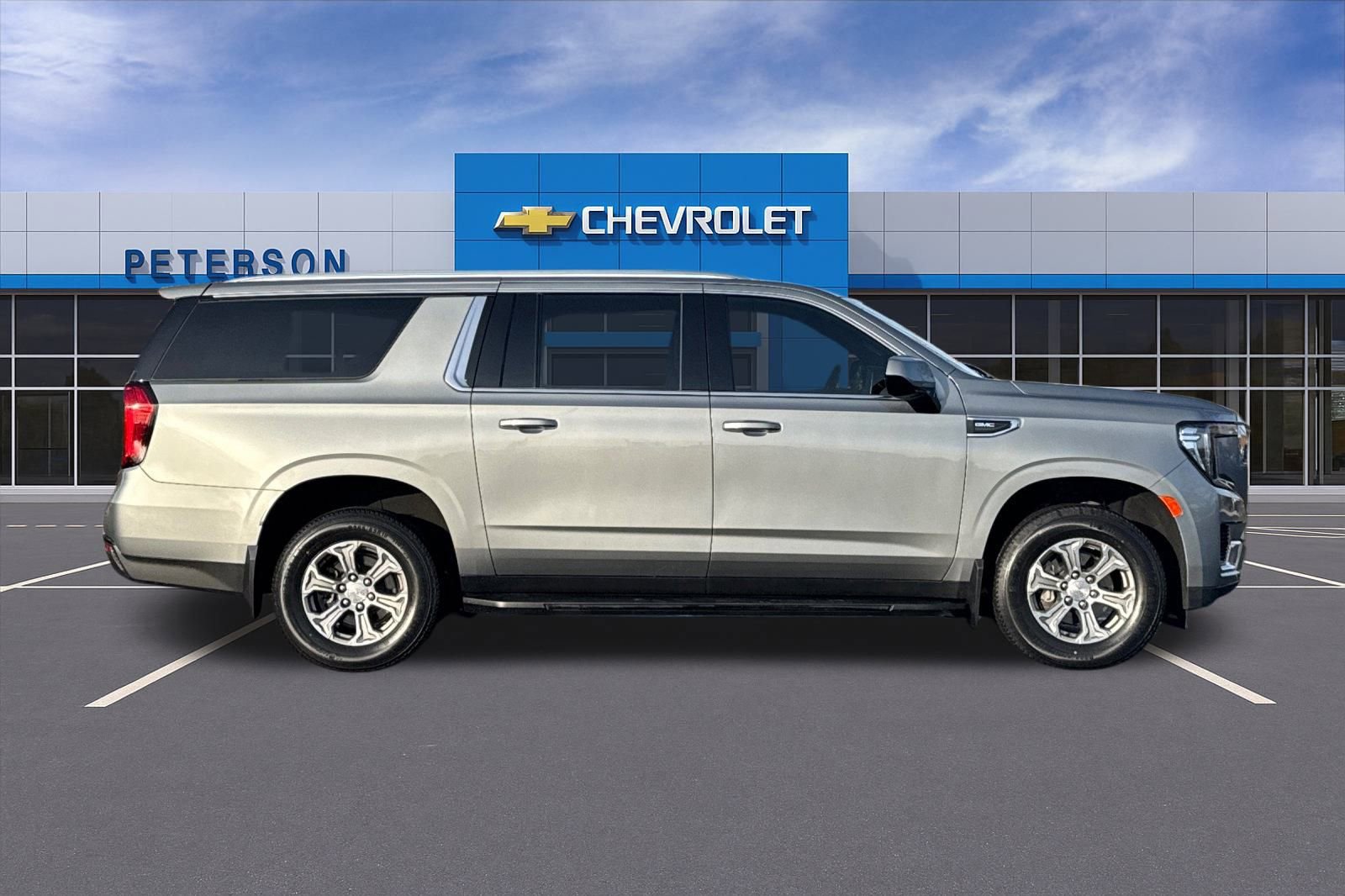 Certified 2023 GMC Yukon XL SLE w/ Gmc Pro Safety Plus Package image 3