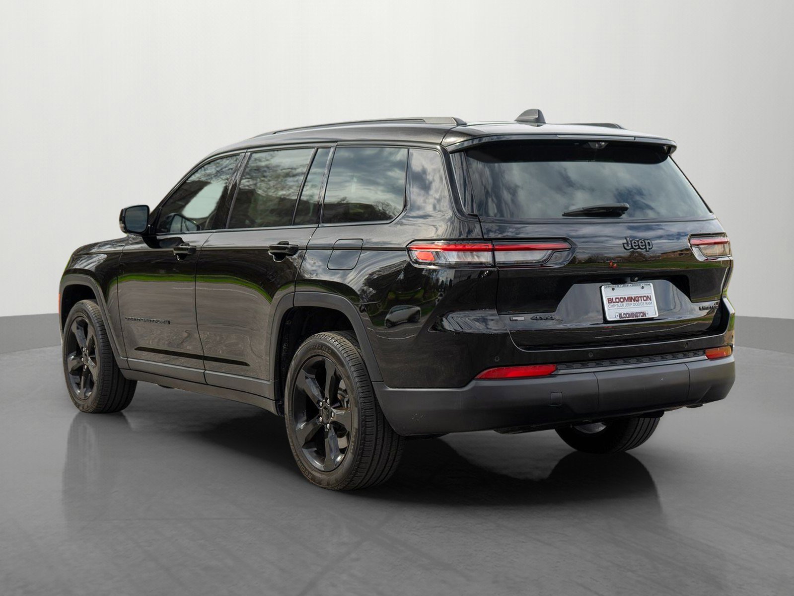 Used 2023 Jeep Grand Cherokee L Limited w/ Luxury Tech Group II AWD/4WD image 5