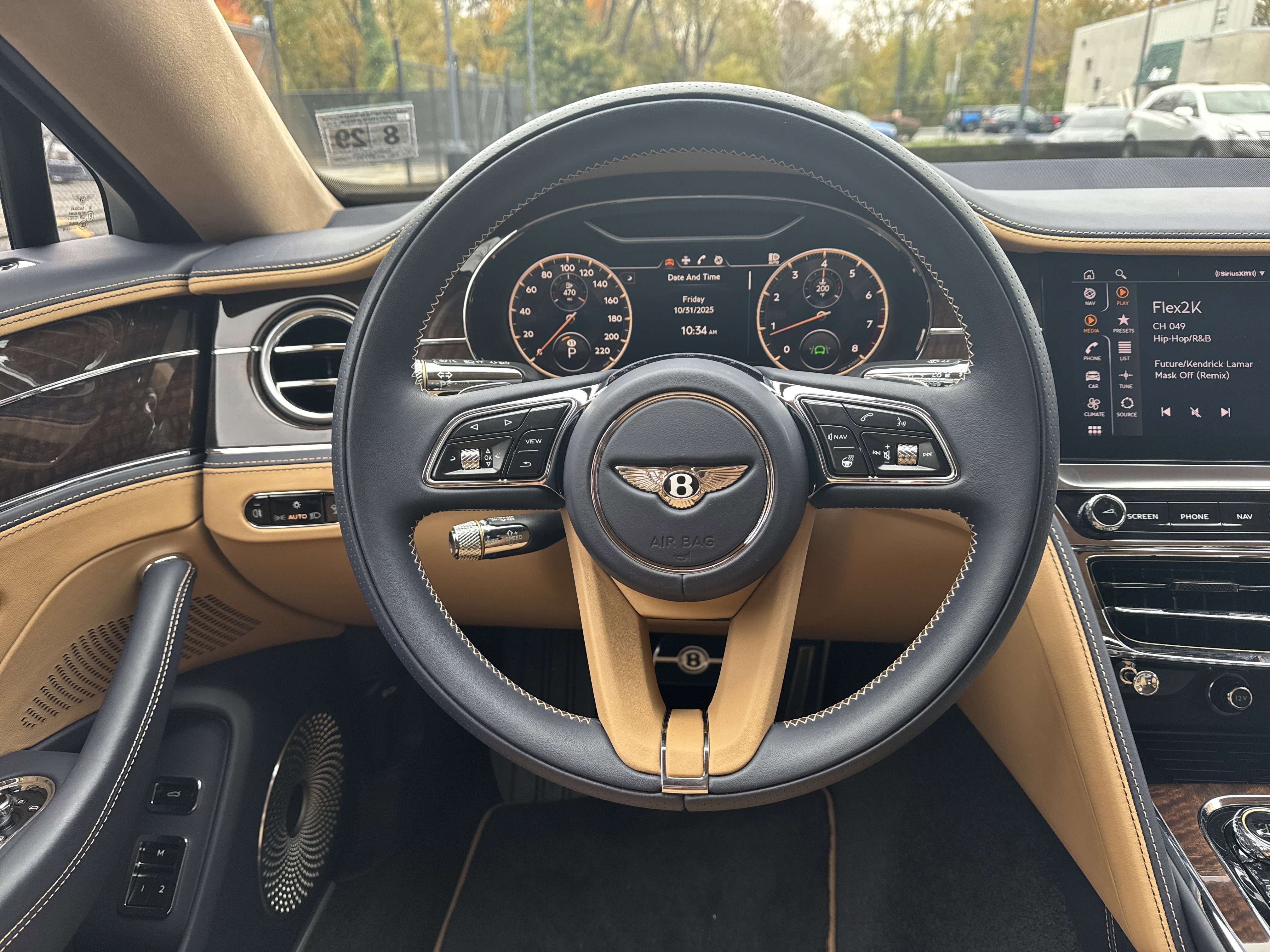 Used 2024 Bentley Flying Spur V8 image 22