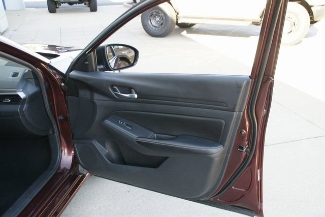 Used 2024 Nissan Altima 2.5 SV image 33