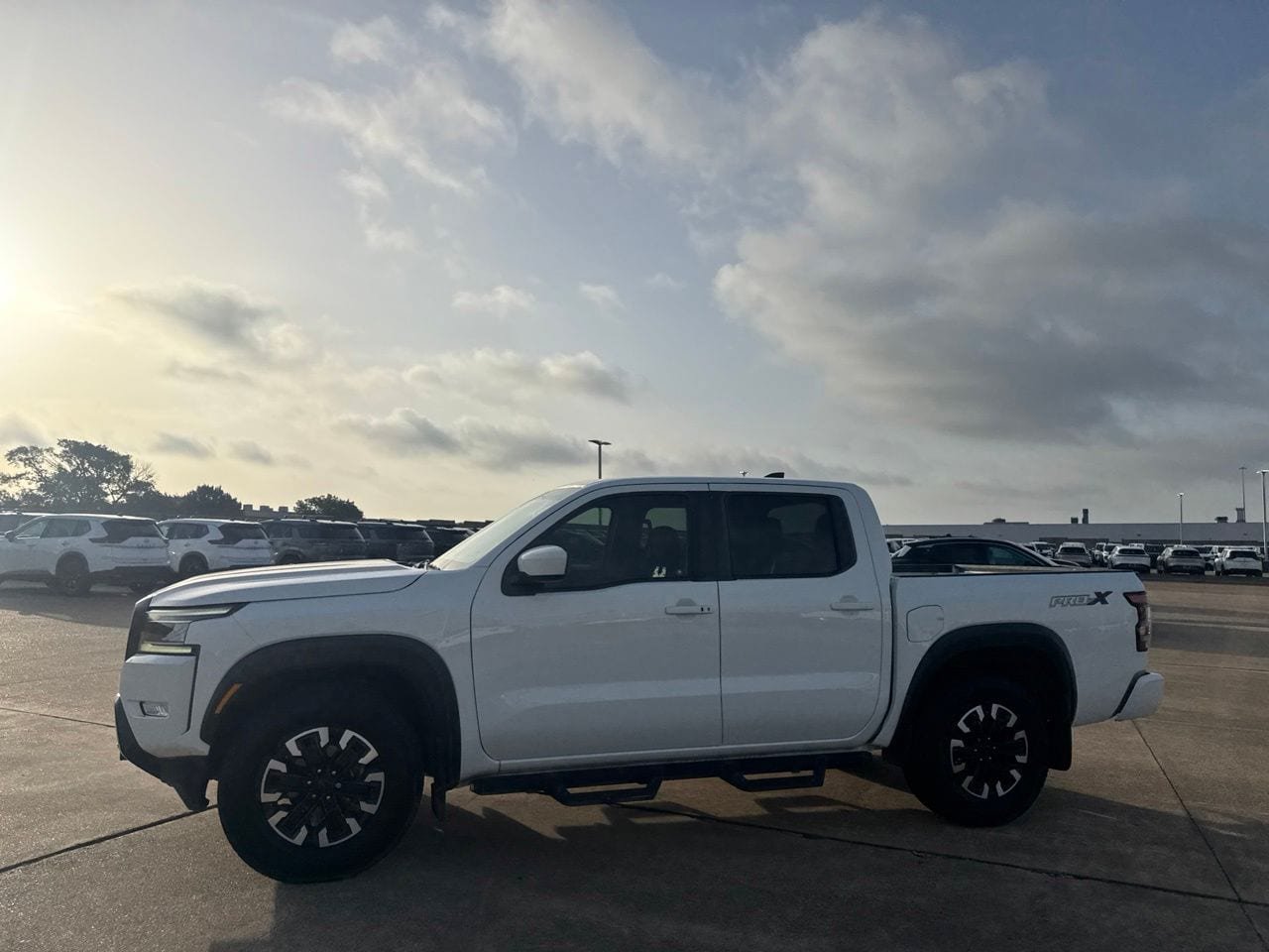 Used 2022 Nissan Frontier Pro-X RWD image 11