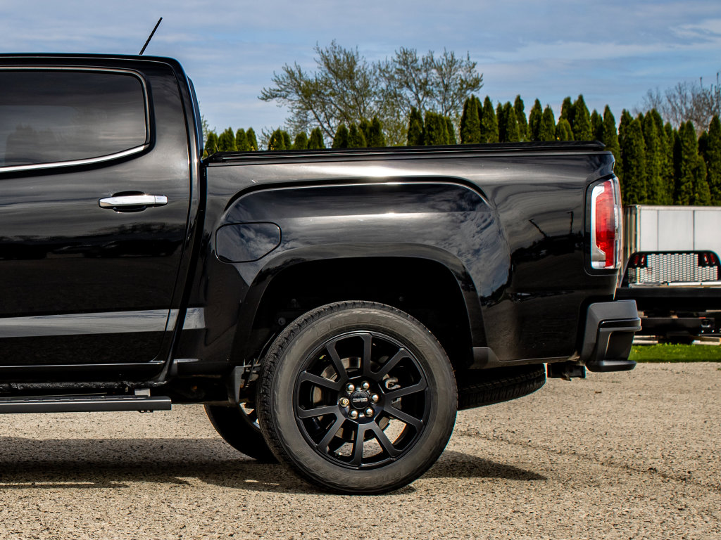 Used 2022 GMC Canyon Denali w/ Denali Black Edition Package AWD/4WD image 19