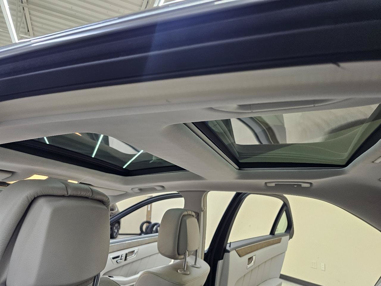 Used 2014 Mercedes-Benz E 550 4MATIC Sedan image 36