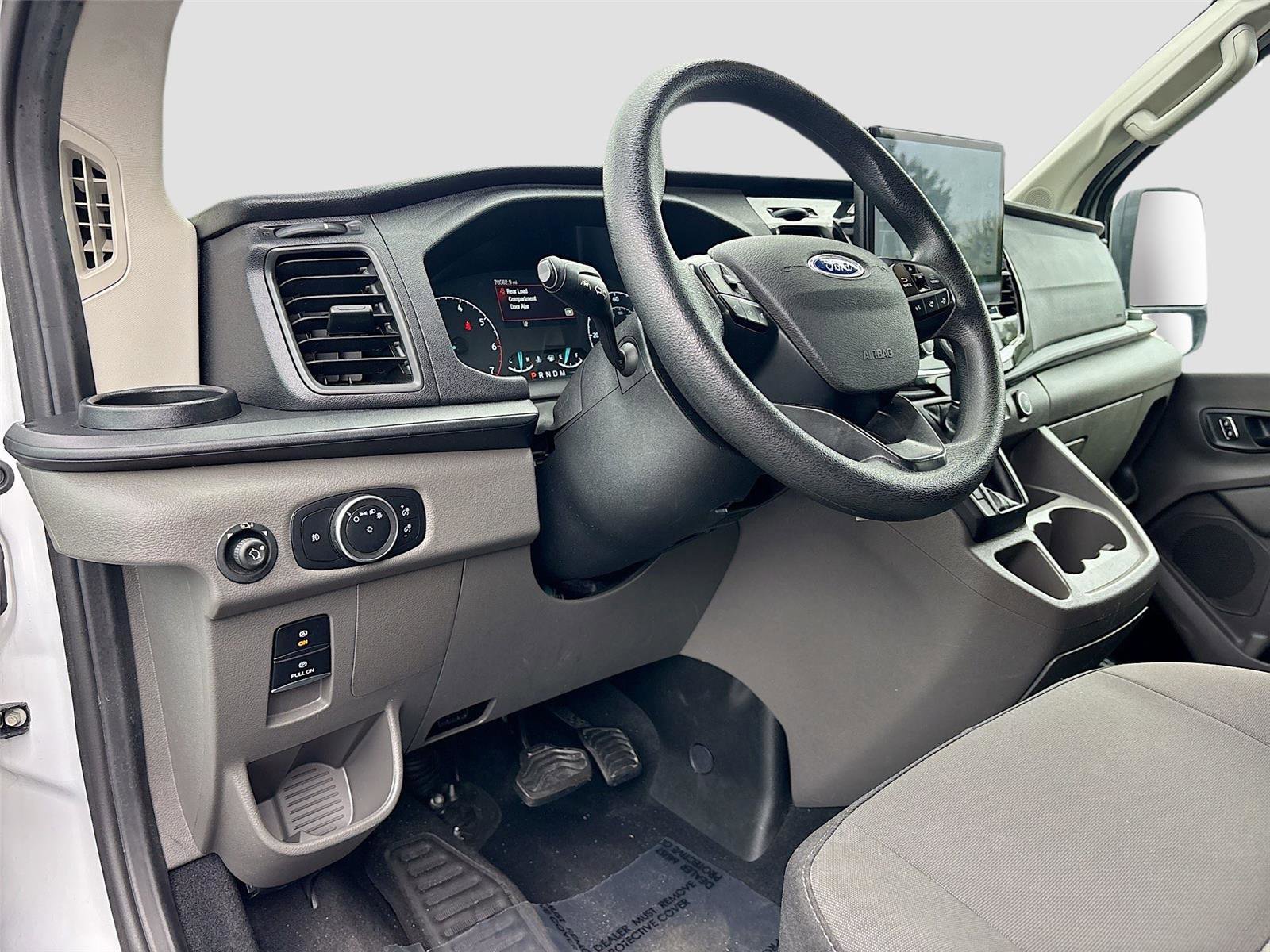 Used 2023 Ford Transit 350 XLT image 9