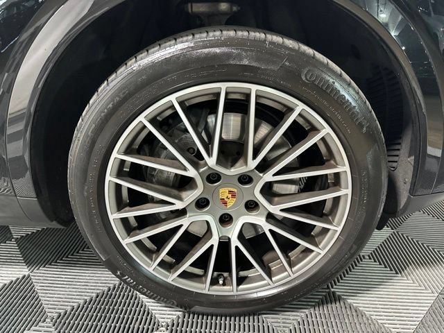 Used 2023 Porsche Cayenne S AWD/4WD image 33