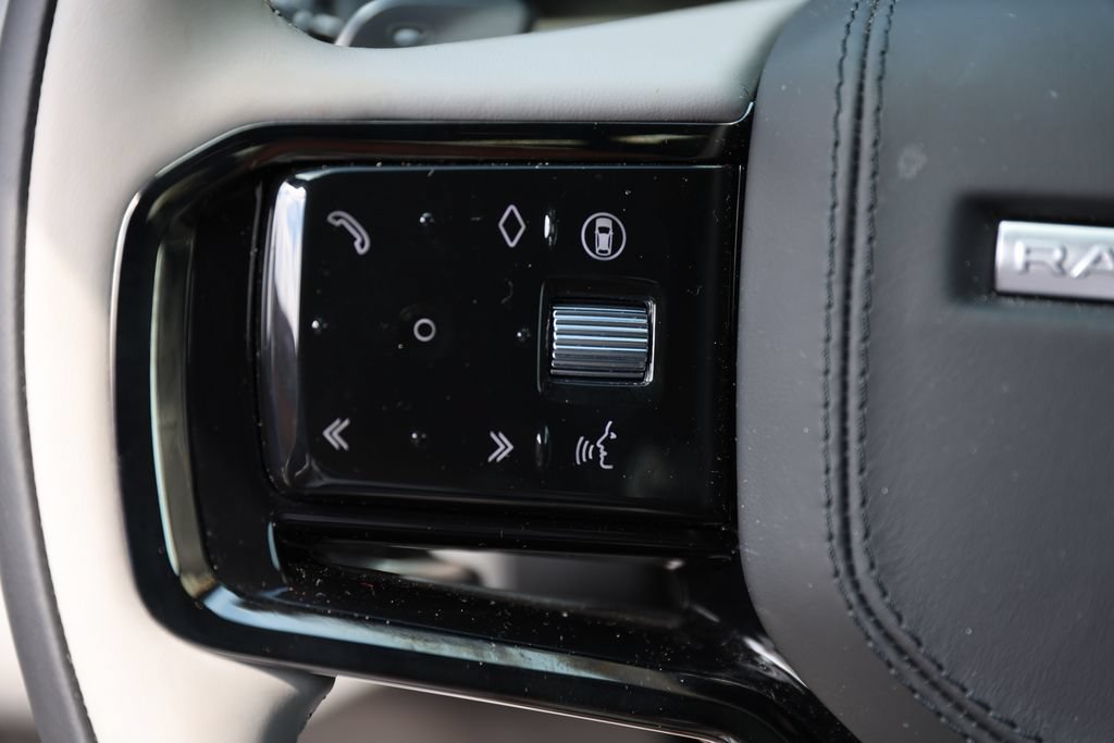 Certified 2026 Land Rover Range Rover Velar Dynamic SE AWD/4WD image 20