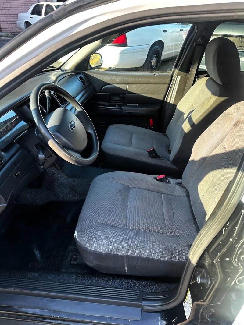 Used 2011 Ford Crown Victoria Police Interceptor w/ Radio Suppression Pkg image 5