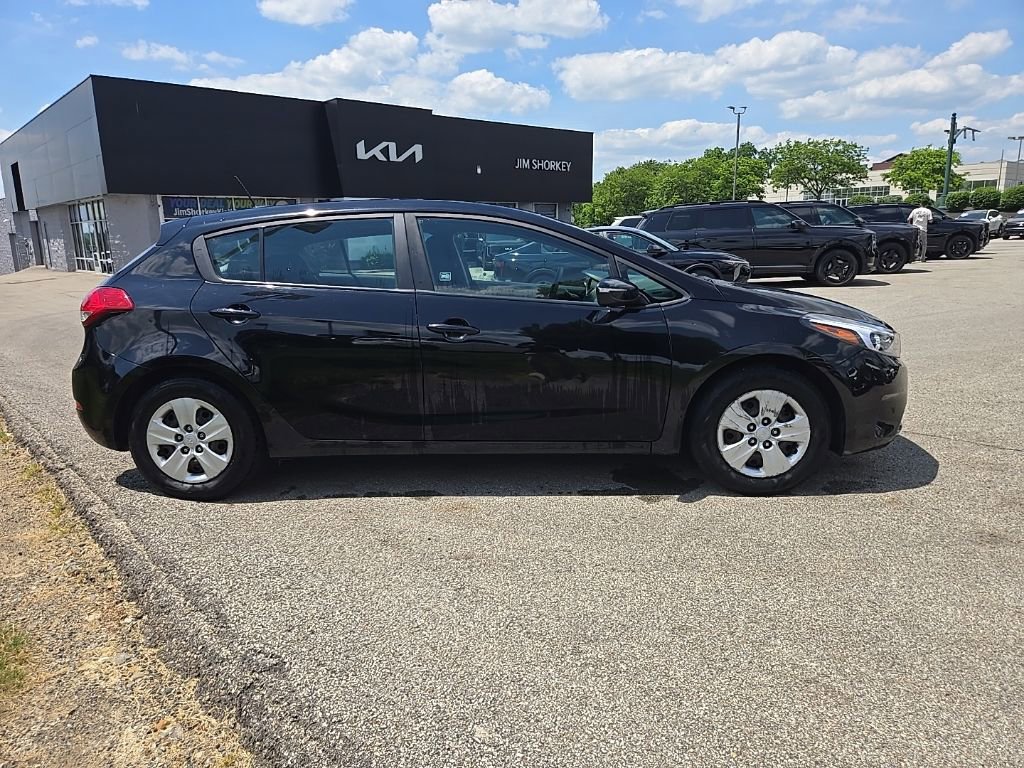Used 2017 Kia Forte LX FWD image 2