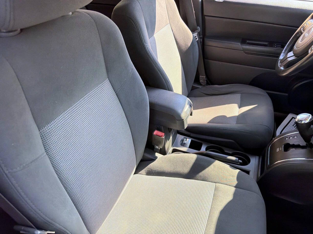 Used 2011 Jeep Compass Latitude AWD/4WD image 8