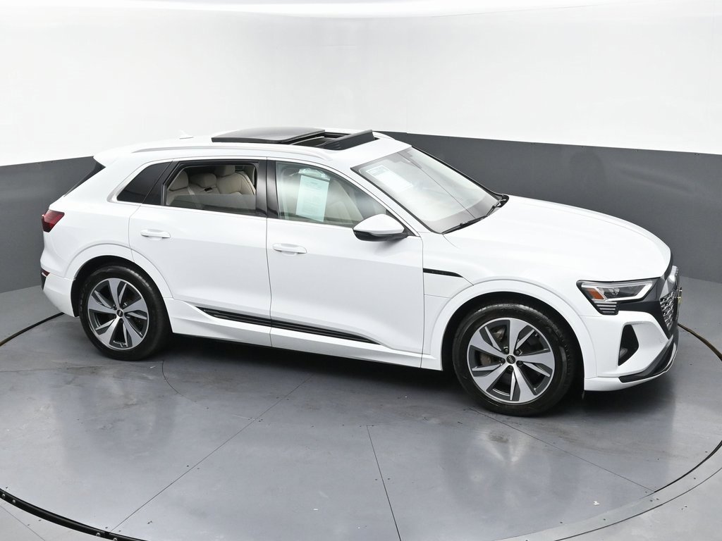 Used 2024 Audi Q8 e-tron Premium image 50