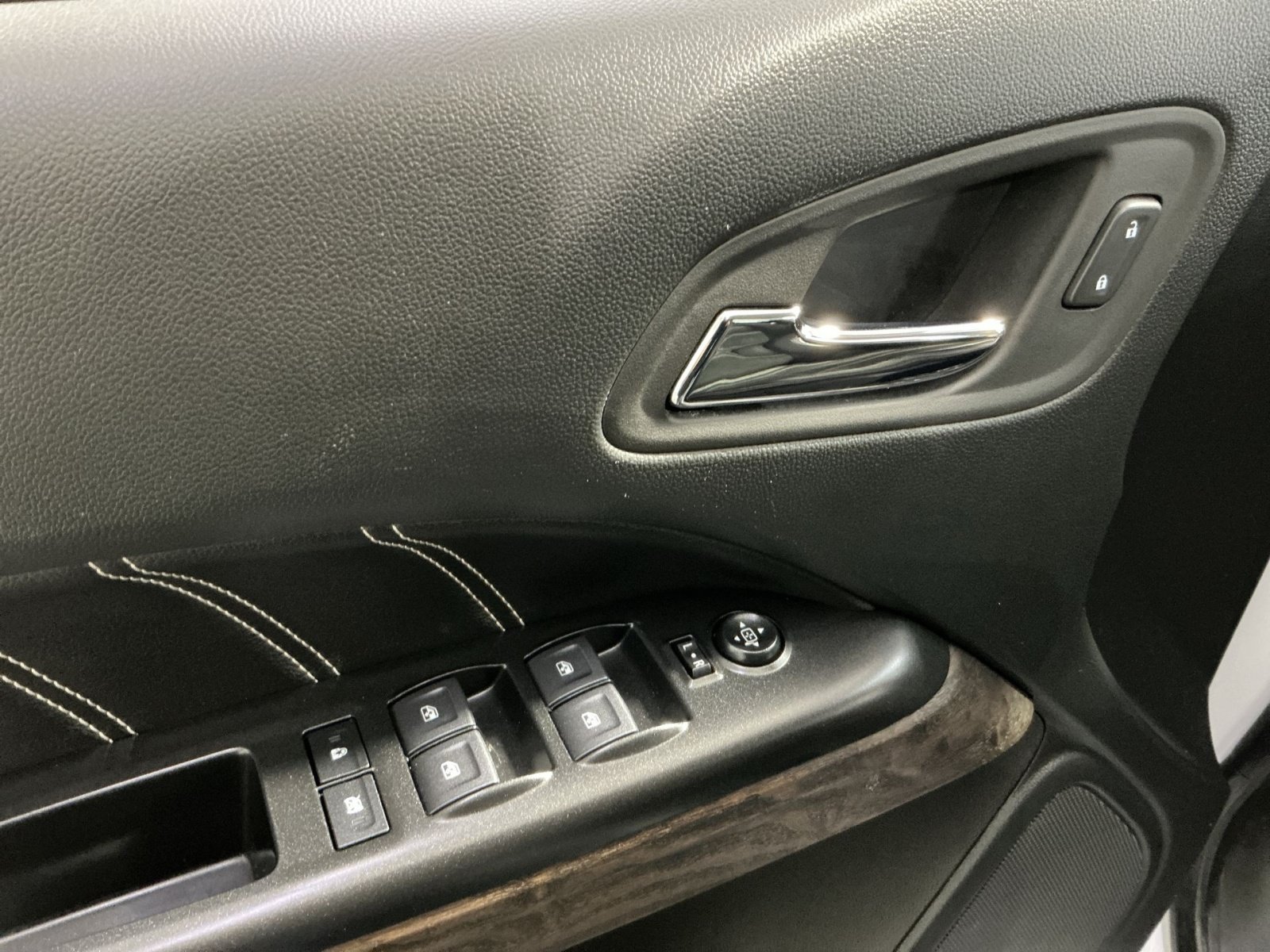Used 2022 GMC Canyon Denali AWD/4WD image 16