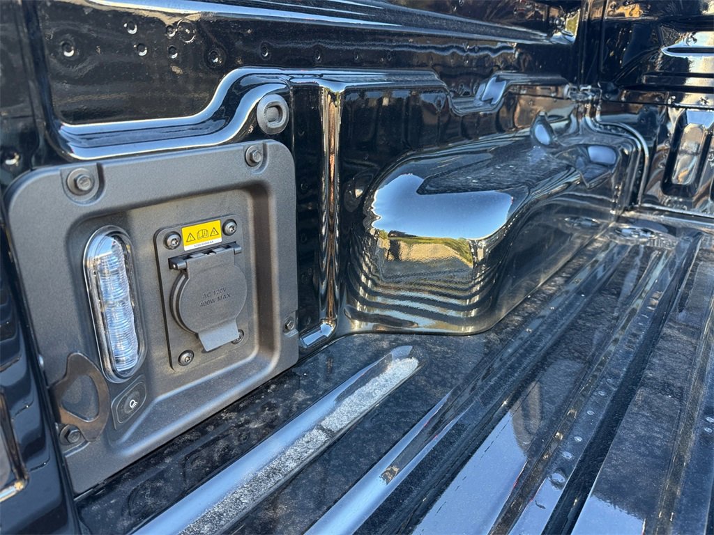 New 2025 Ford Maverick XLT w/ XLT Luxury Package image 17