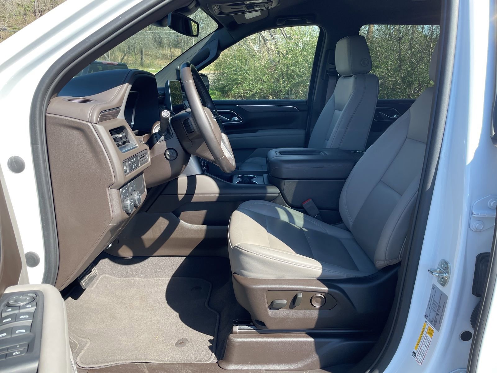 Used 2023 Chevrolet Tahoe Z71 w/ Luxury Package image 11