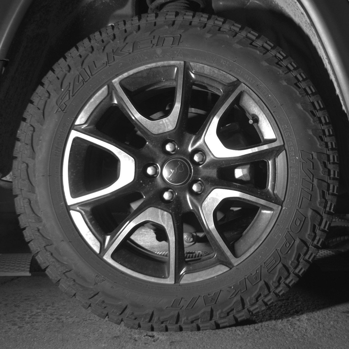 Used 2025 Jeep Compass Trailhawk AWD/4WD image 15