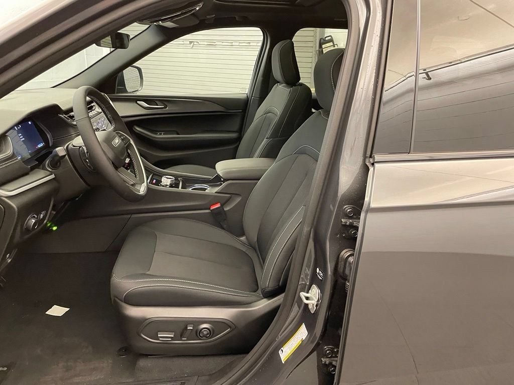 New 2026 Jeep Grand Cherokee Laredo X AWD/4WD image 15