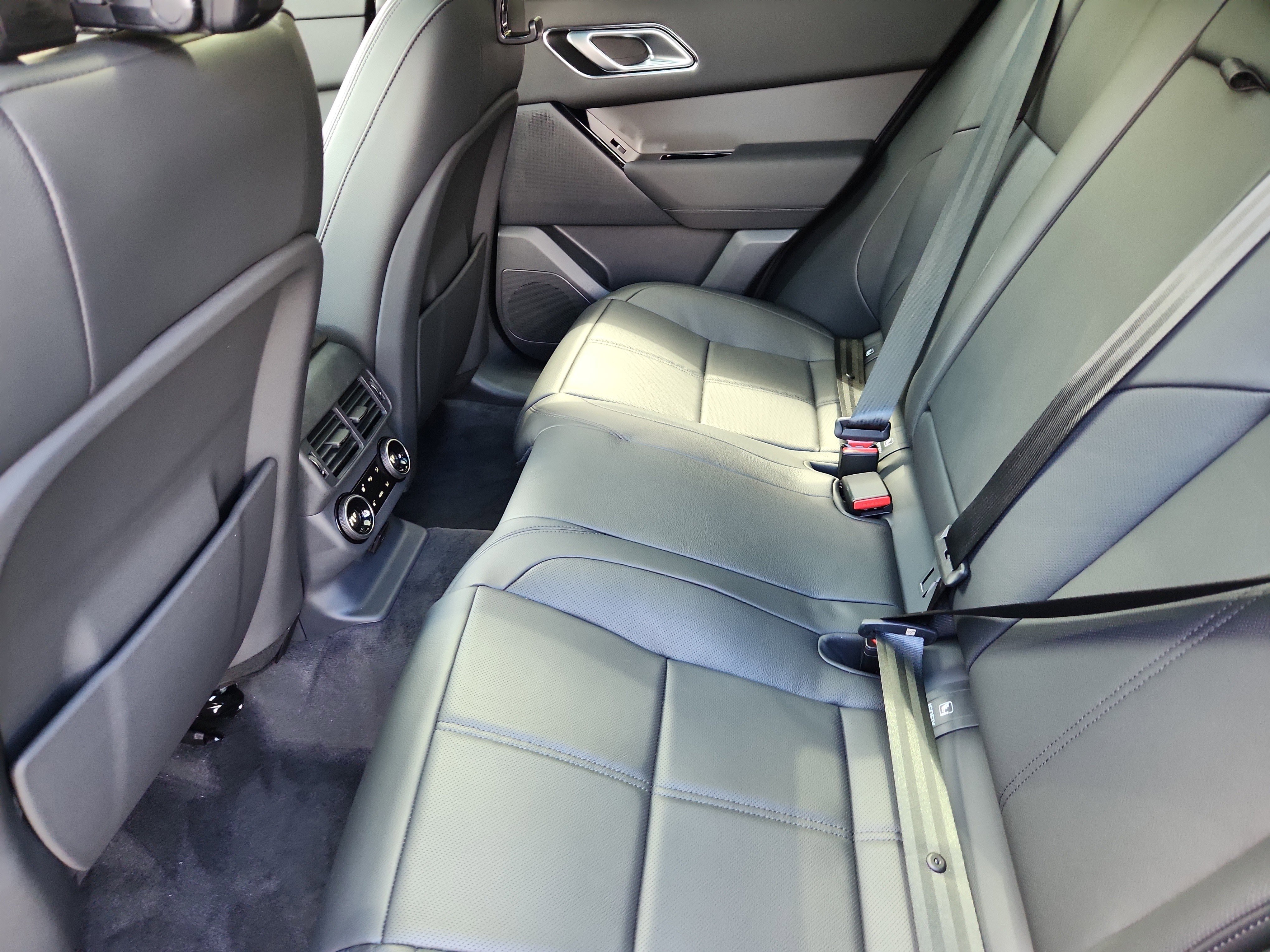 Used 2026 Land Rover Range Rover Velar S image 5