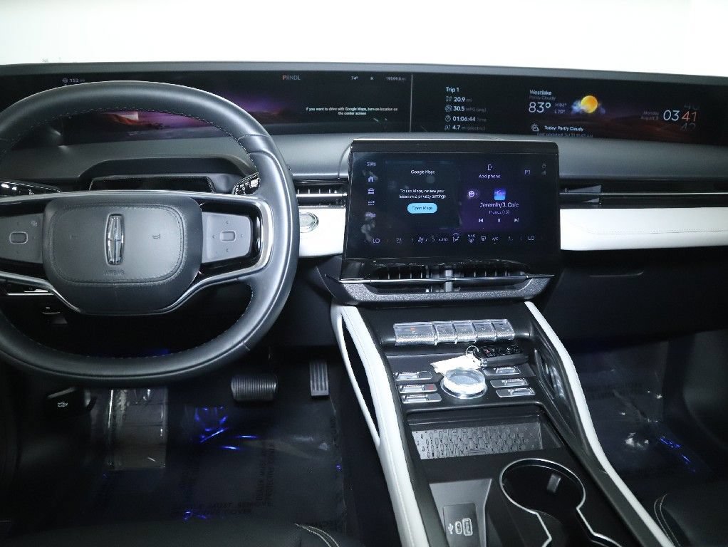 Used 2025 Lincoln Nautilus Premier AWD/4WD image 21