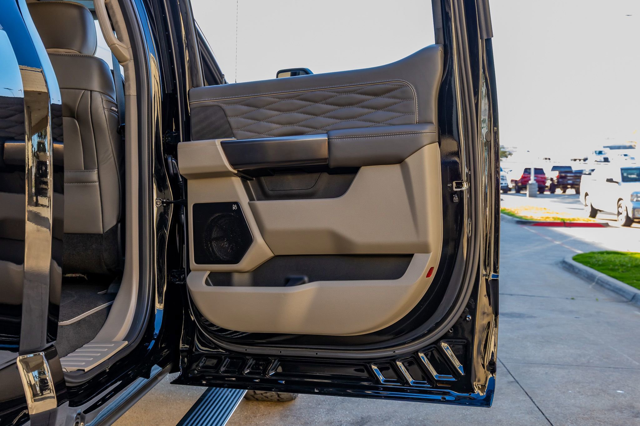 Used 2026 Ford F450 Platinum w/ Platinum Plus Package image 38