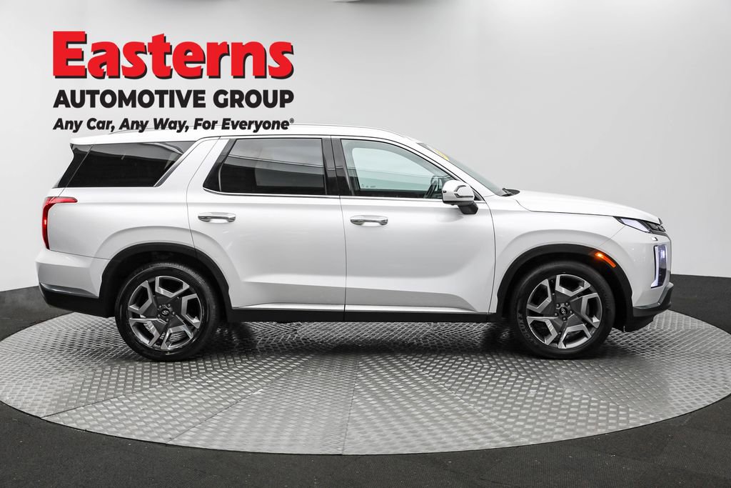 Used 2023 Hyundai Palisade Limited image 4