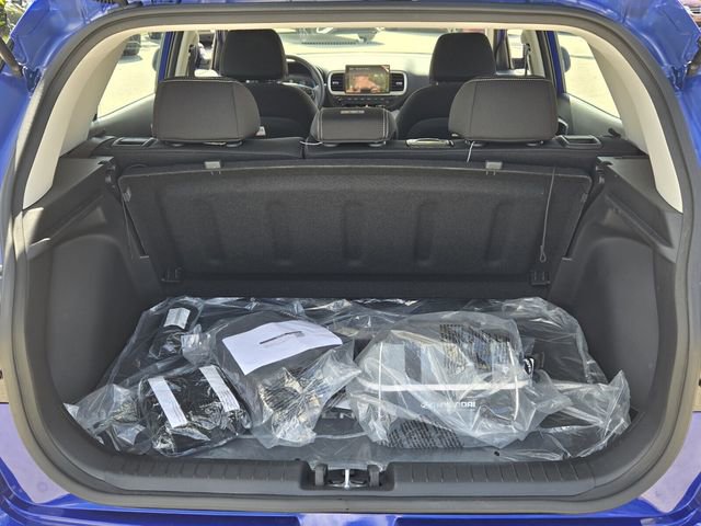 Certified 2025 Hyundai Venue SEL FWD image 16