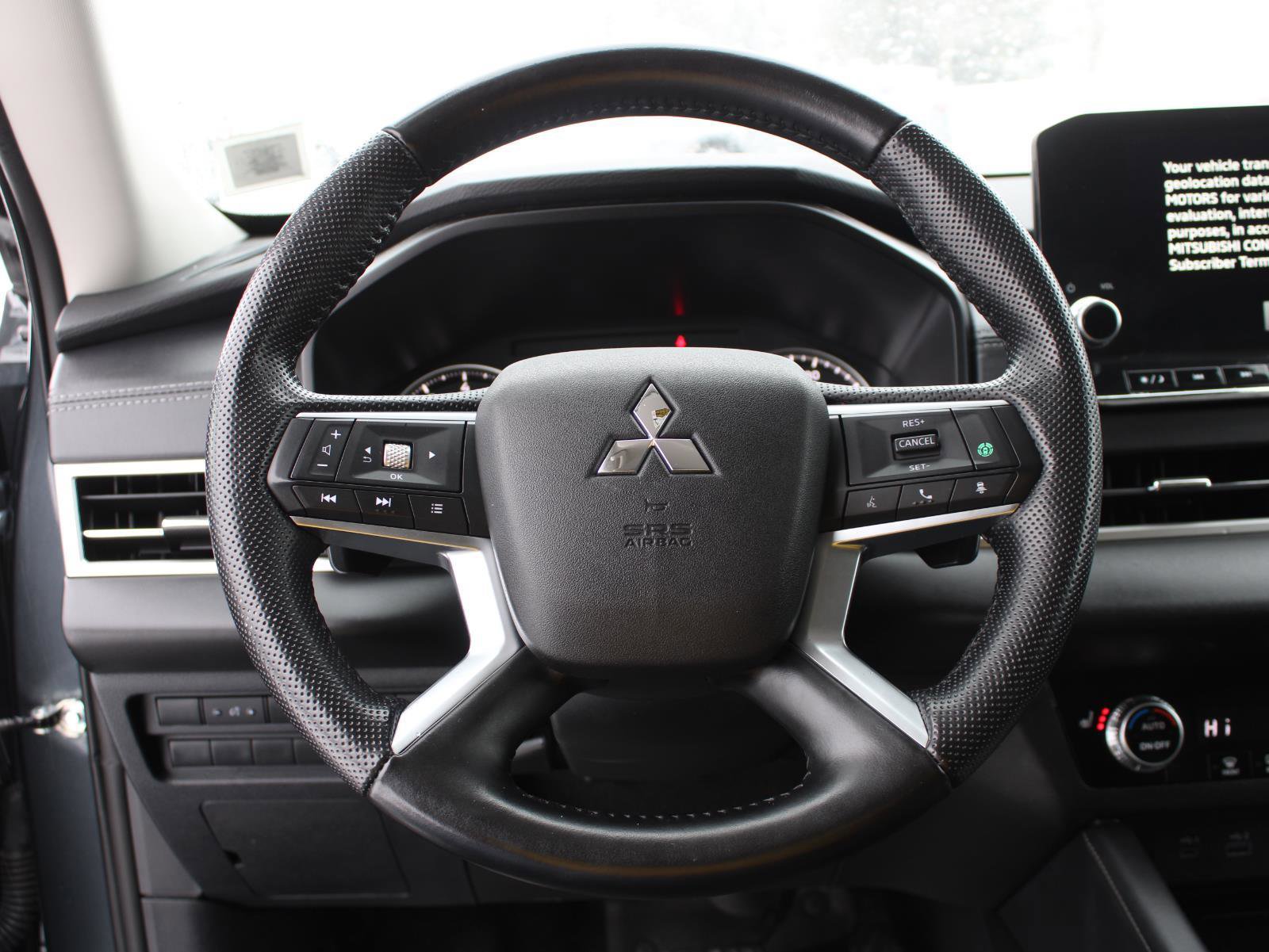 Used 2024 Mitsubishi Outlander SE Black Edition image 10