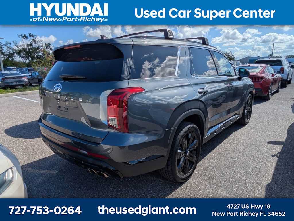 Used 2024 Hyundai Palisade XRT FWD image 2