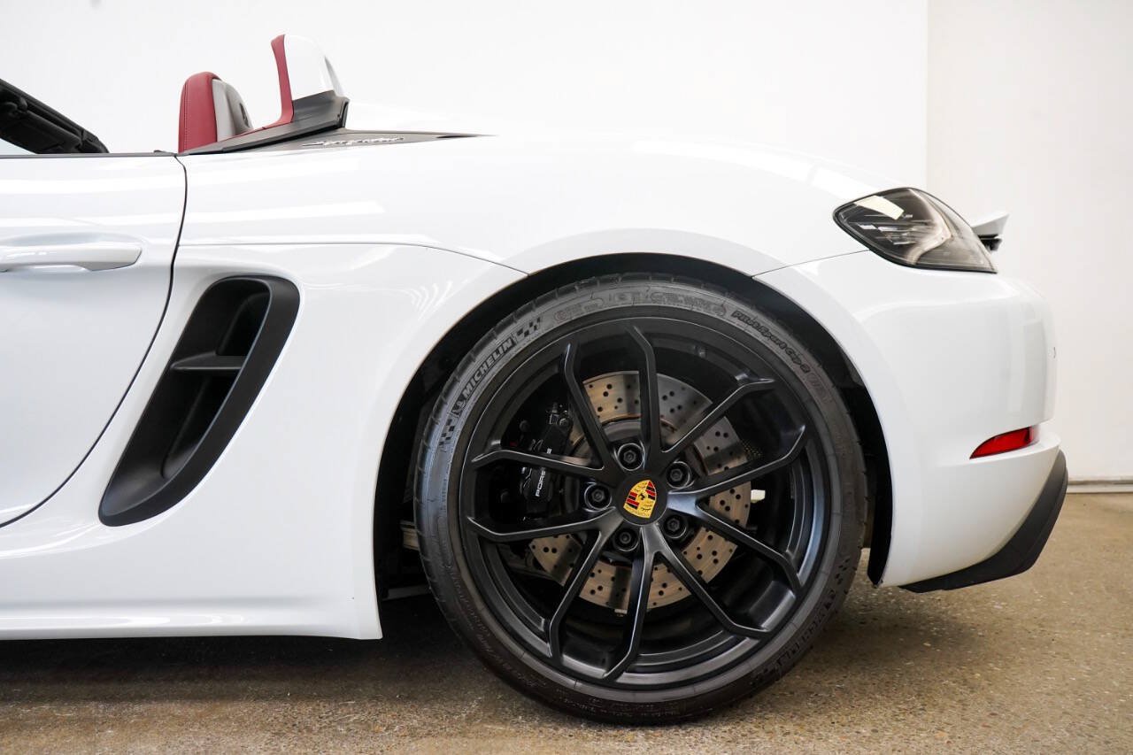 Used 2020 Porsche 718 Boxster Spyder RWD image 16