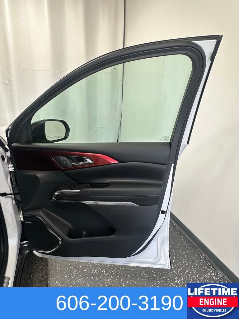 Used 2024 Chevrolet Traverse RS image 21