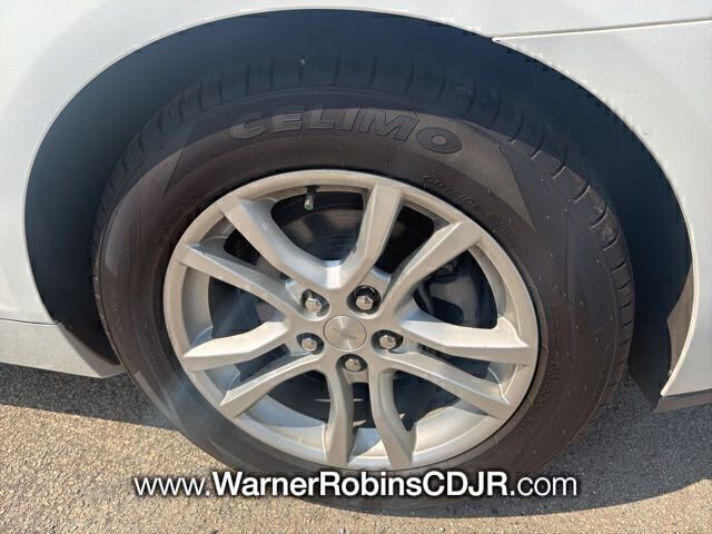 Used 2015 Chevrolet Camaro LS RWD image 5