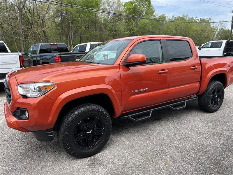Used 2018 Toyota Tacoma SR5 image 1