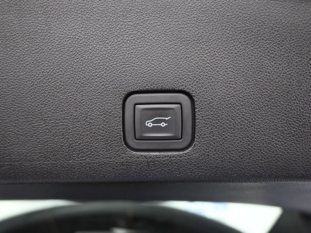 Used 2025 Cadillac XT6 Premium Luxury image 34