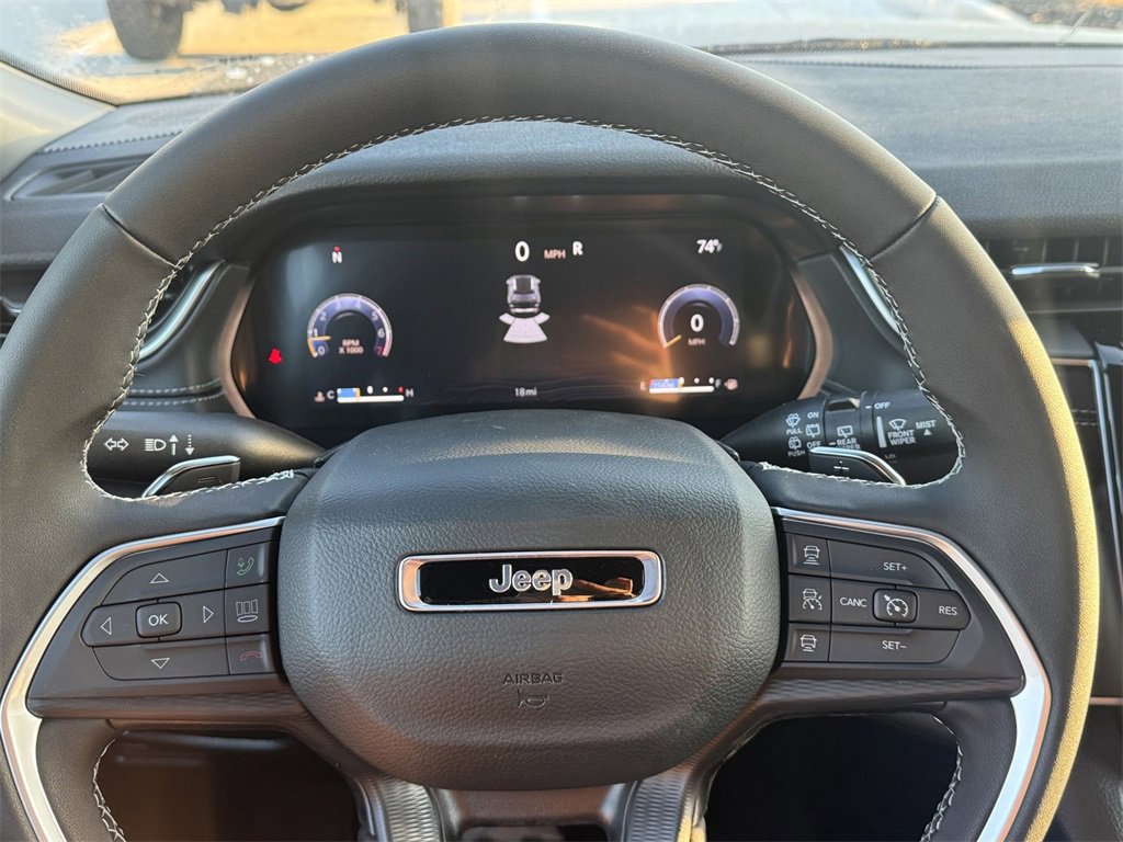New 2025 Jeep Grand Cherokee Laredo image 19