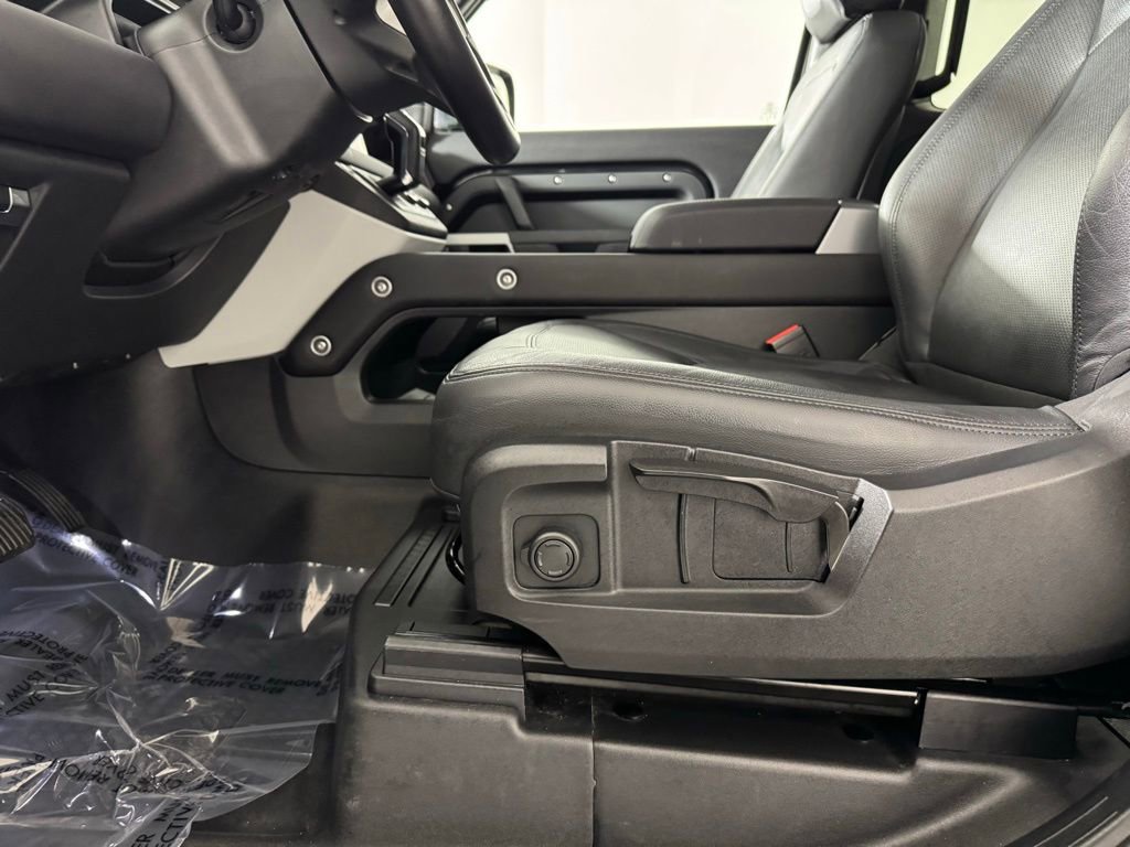 Used 2024 Land Rover Defender 90 S image 19