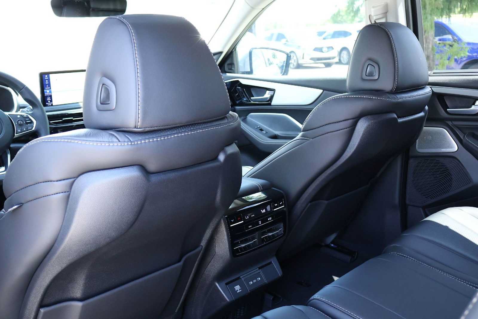 Certified 2026 Acura MDX w/ Technology Package FWD image 12