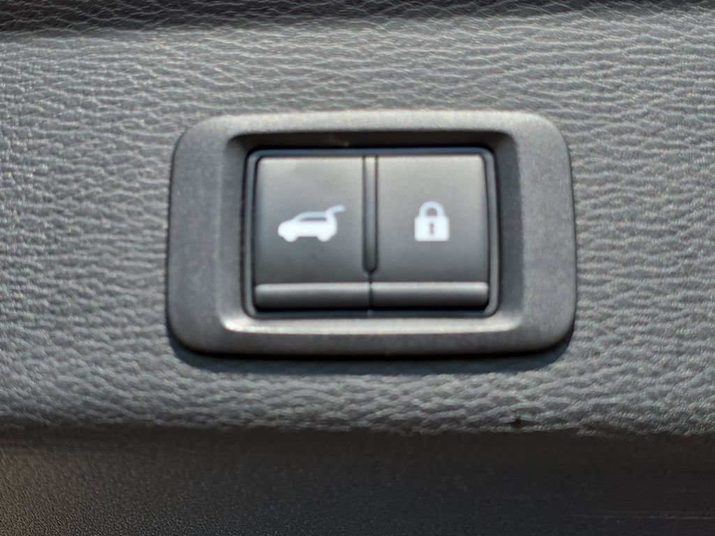 Used 2025 Mitsubishi Outlander SE AWD/4WD image 14