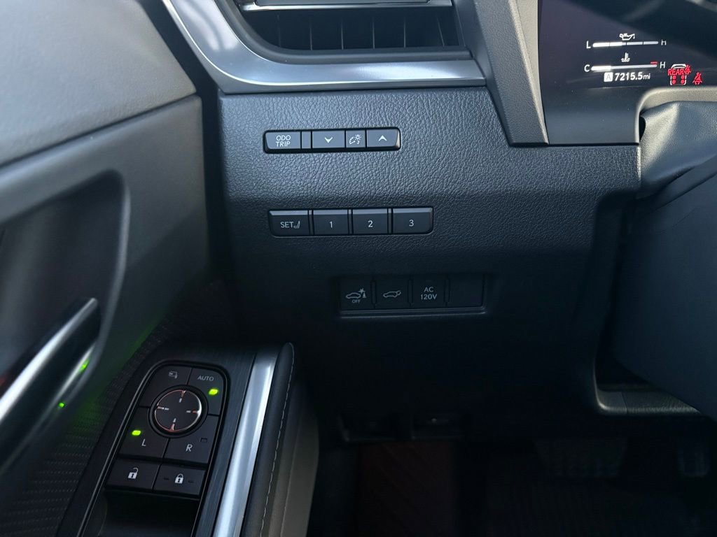 Used 2024 Lexus GX 550 image 31