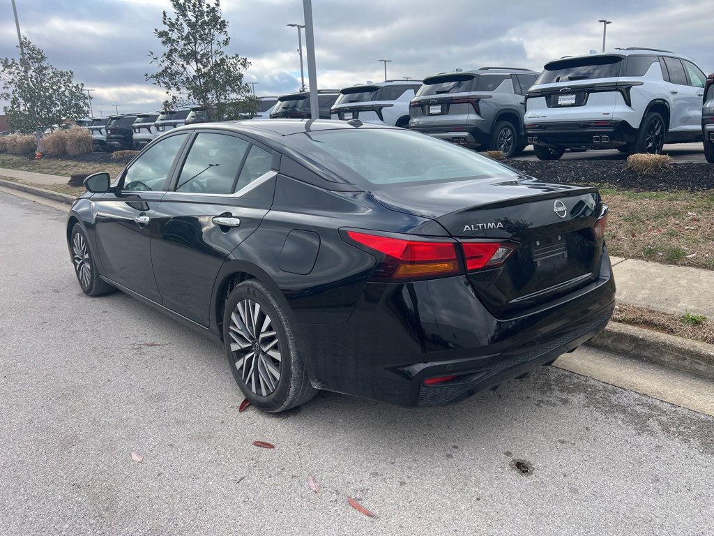 Used 2024 Nissan Altima 2.5 SV image 6