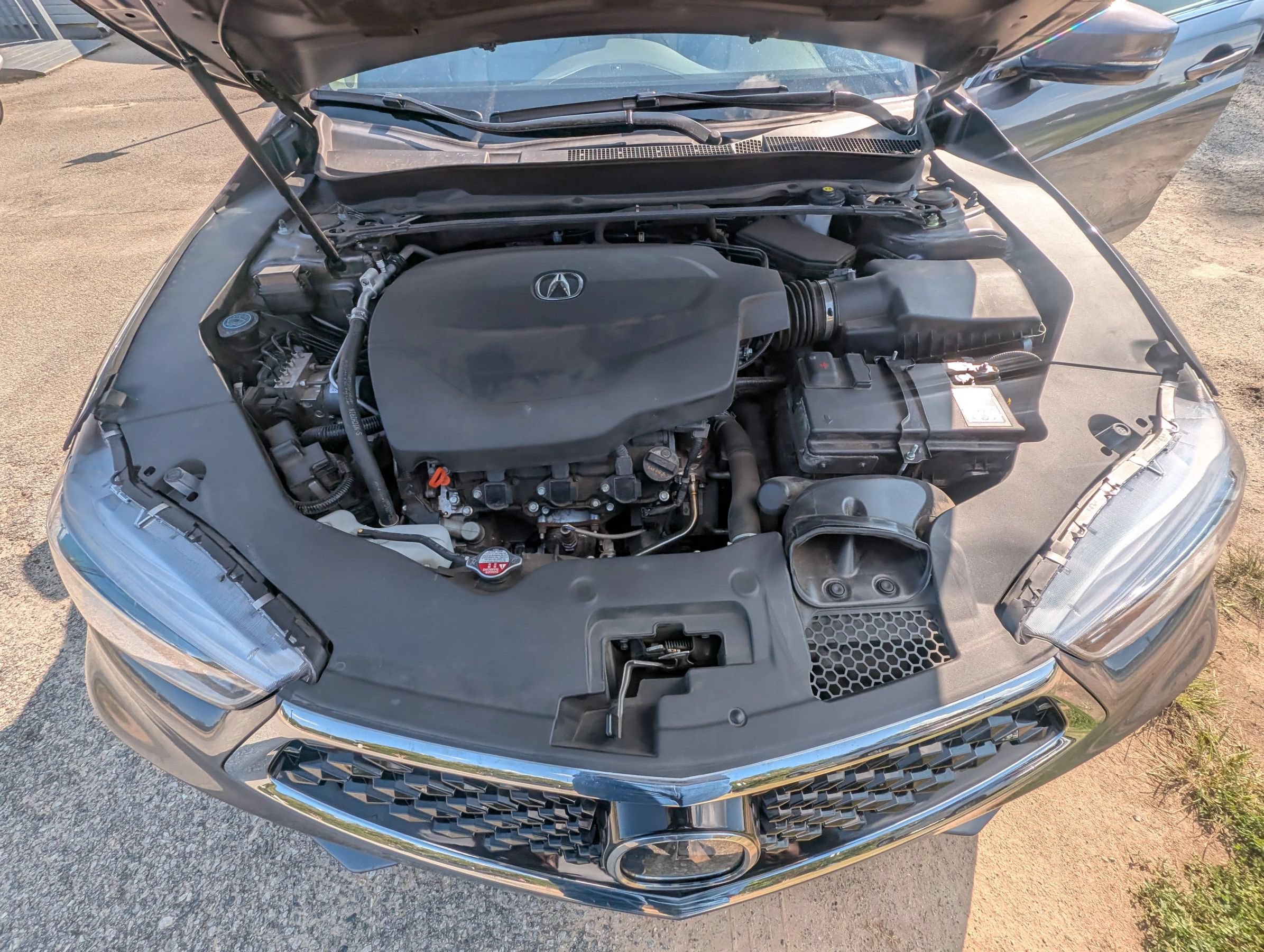 Used 2019 Acura TLX w/ Technology Package FWD image 11