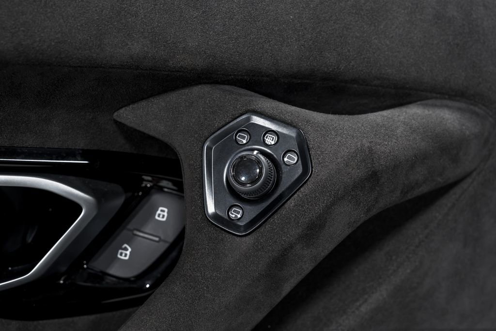 Used 2024 Lamborghini Huracan Tecnica RWD image 10