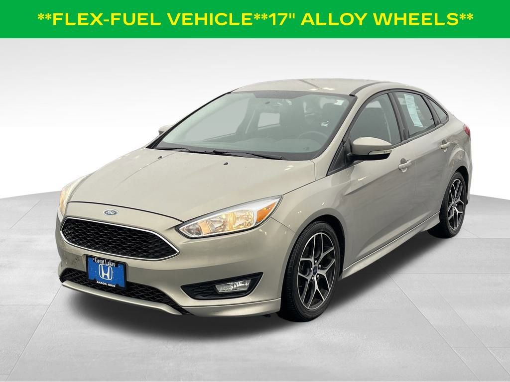 Used 2016 Ford Focus SE w/ SE Sport Package image 2