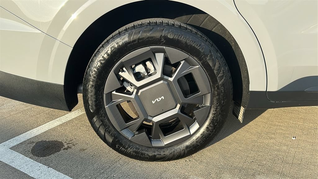 Used 2026 Kia Carnival EX FWD image 16