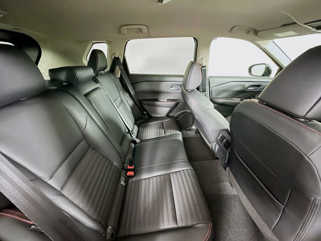New 2026 Nissan Rogue SV w/ Rock Creek Premium Package AWD/4WD image 32