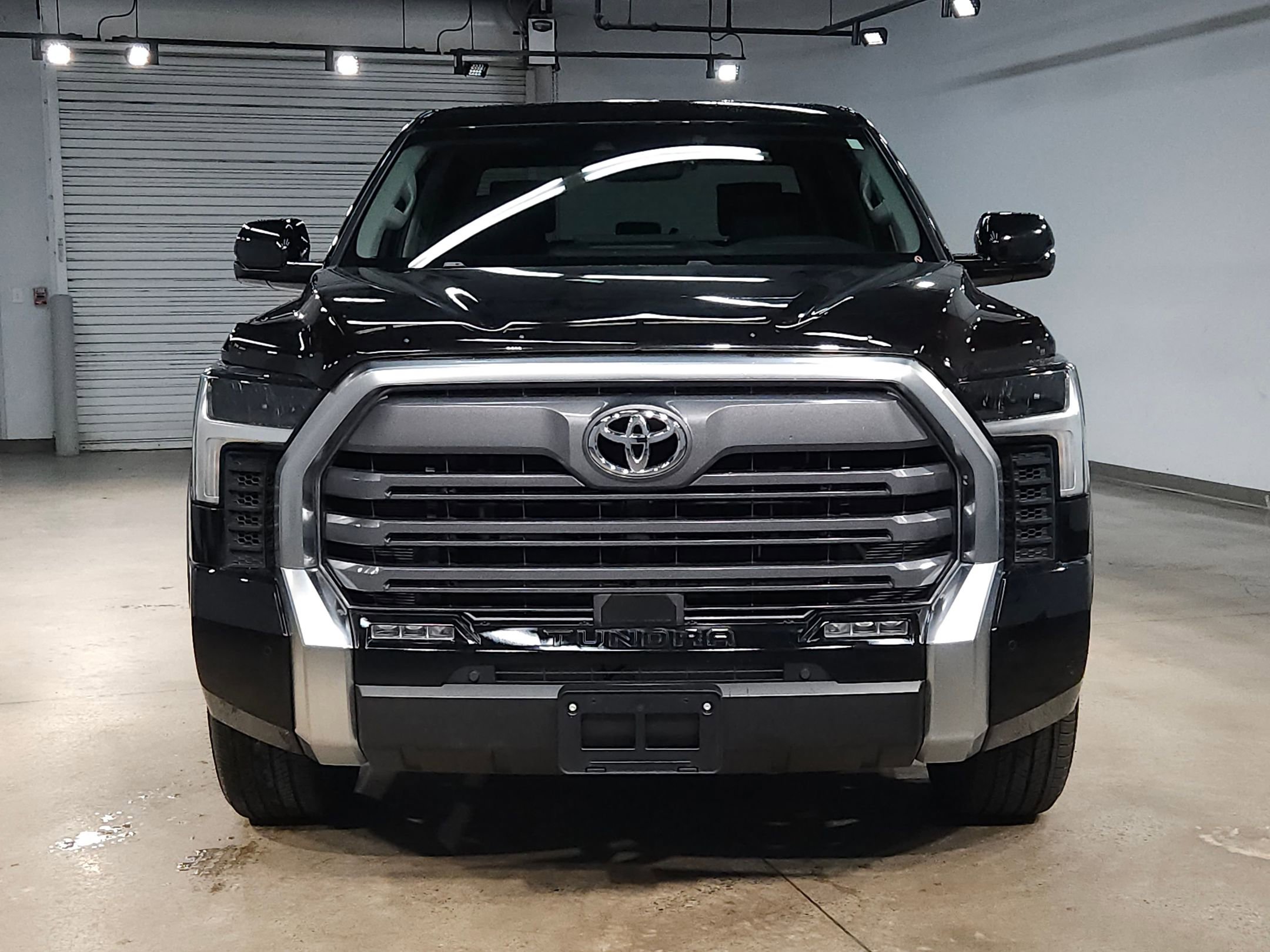 Used 2023 Toyota Tundra Limited w/ Power Package image 2