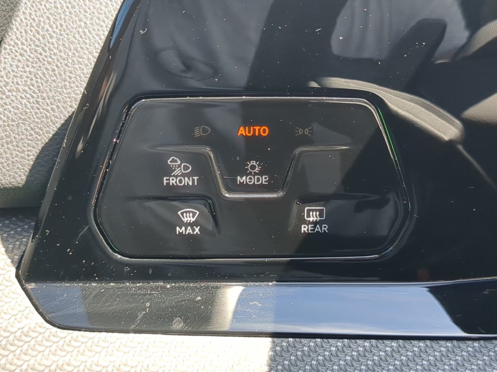 Certified 2024 Volkswagen Golf R AWD/4WD image 25