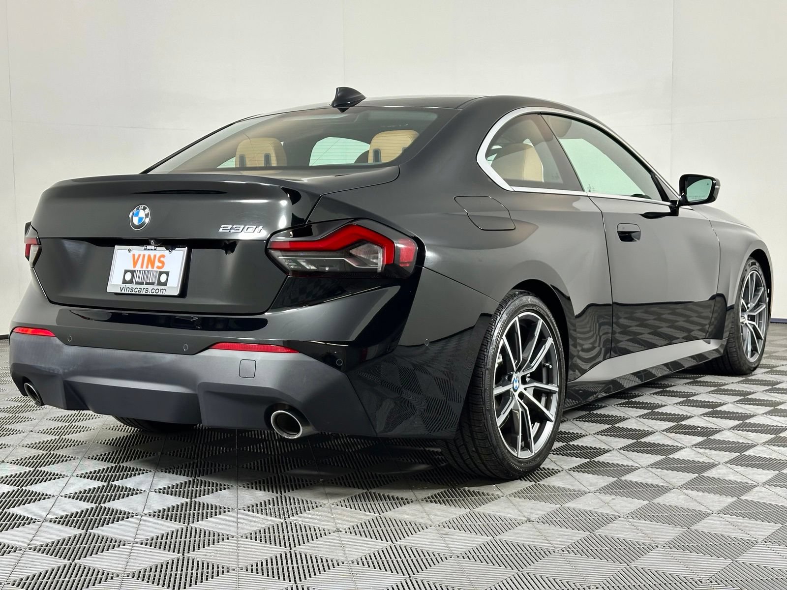 Used 2022 BMW 230i Coupe w/ Premium Package 2 RWD image 4