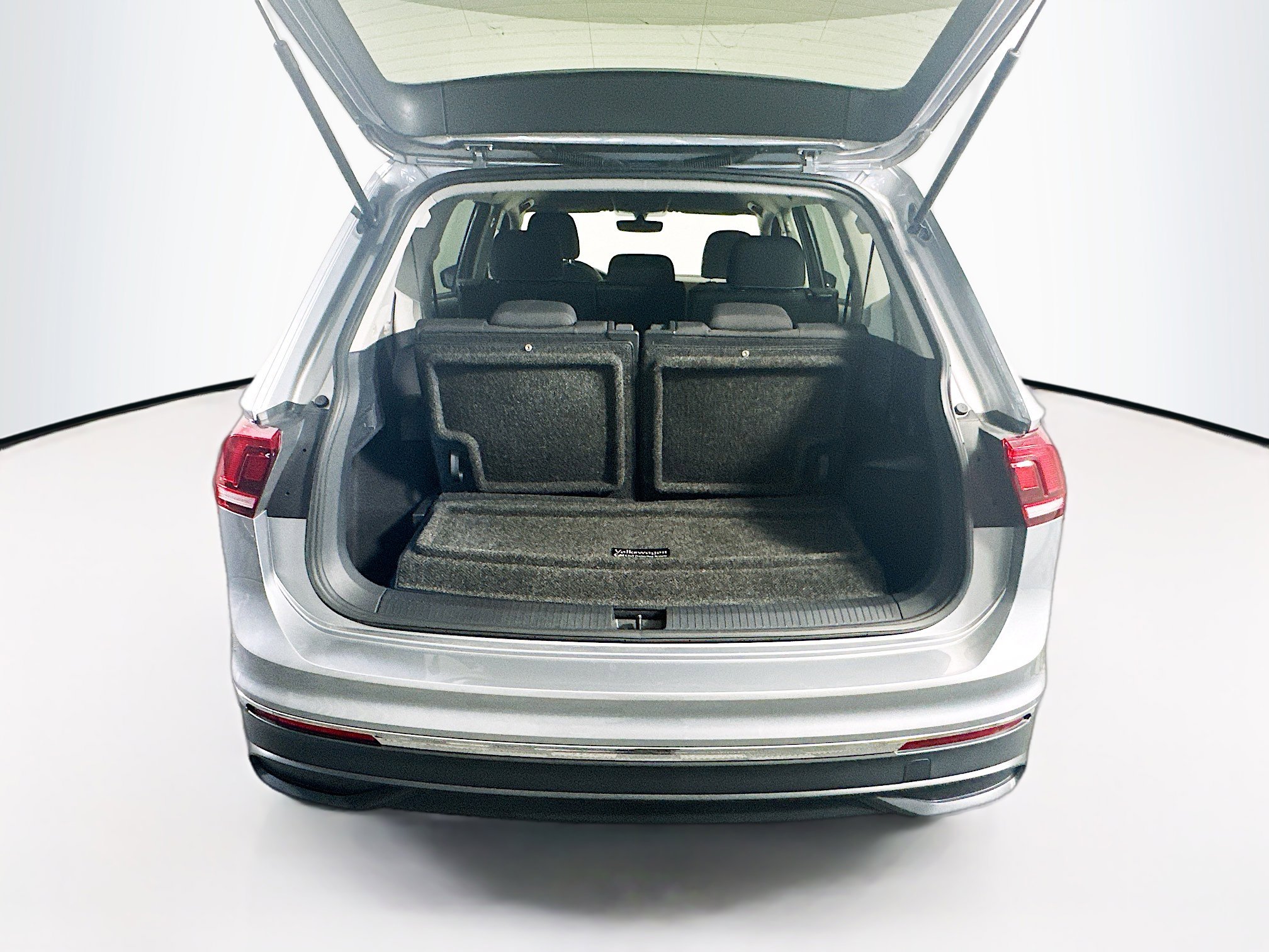 Used 2023 Volkswagen Tiguan S image 30