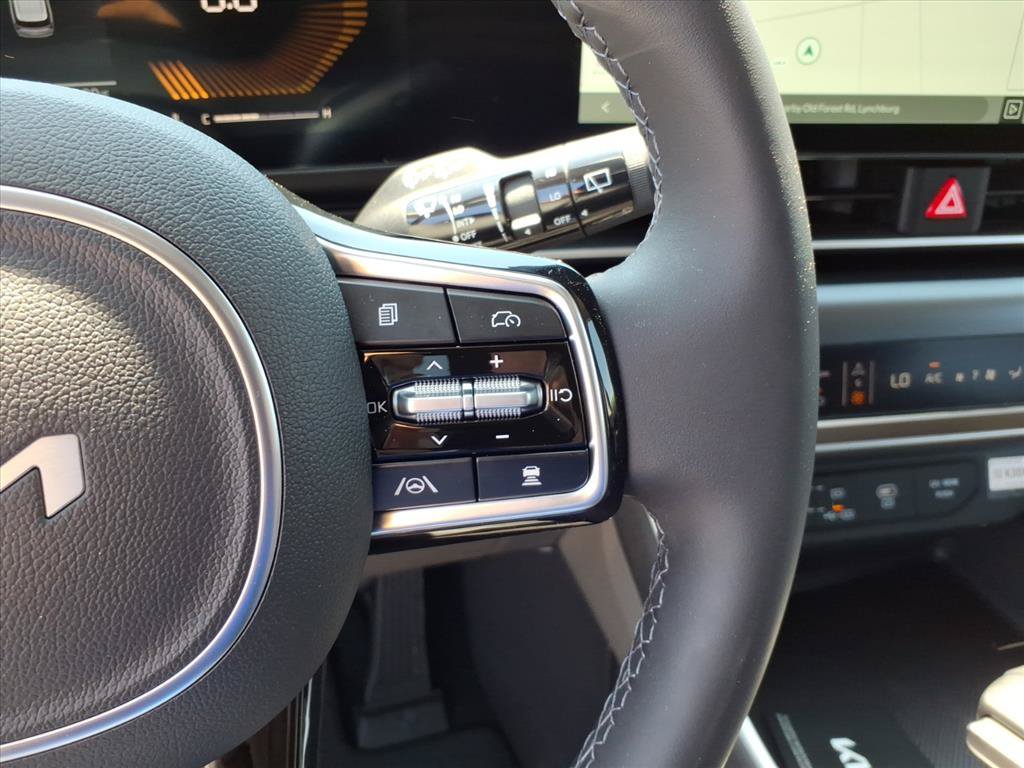 New 2026 Kia Carnival FWD image 21