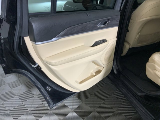 Used 2023 Jeep Grand Cherokee L Limited w/ Luxury Tech Group II image 22