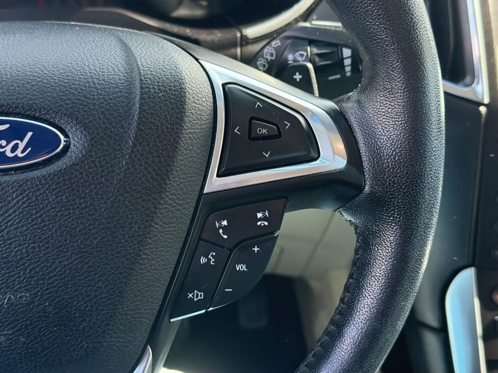 Used 2017 Ford Edge Titanium w/ Technology Package image 22